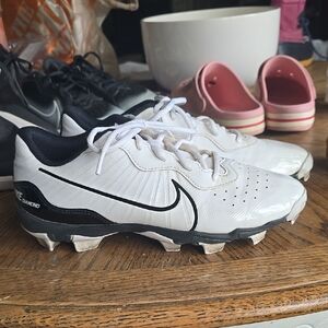 Nike Mens' White and Black Baseball Cleats, Size 7.5, GUC
